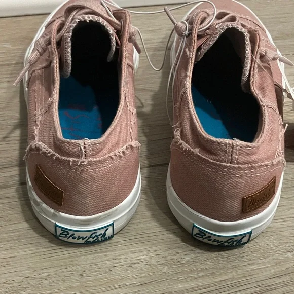Blowfish Dusty Rose Canvas Sneakers, New with Tags, size 8 - Picture 3 of 9